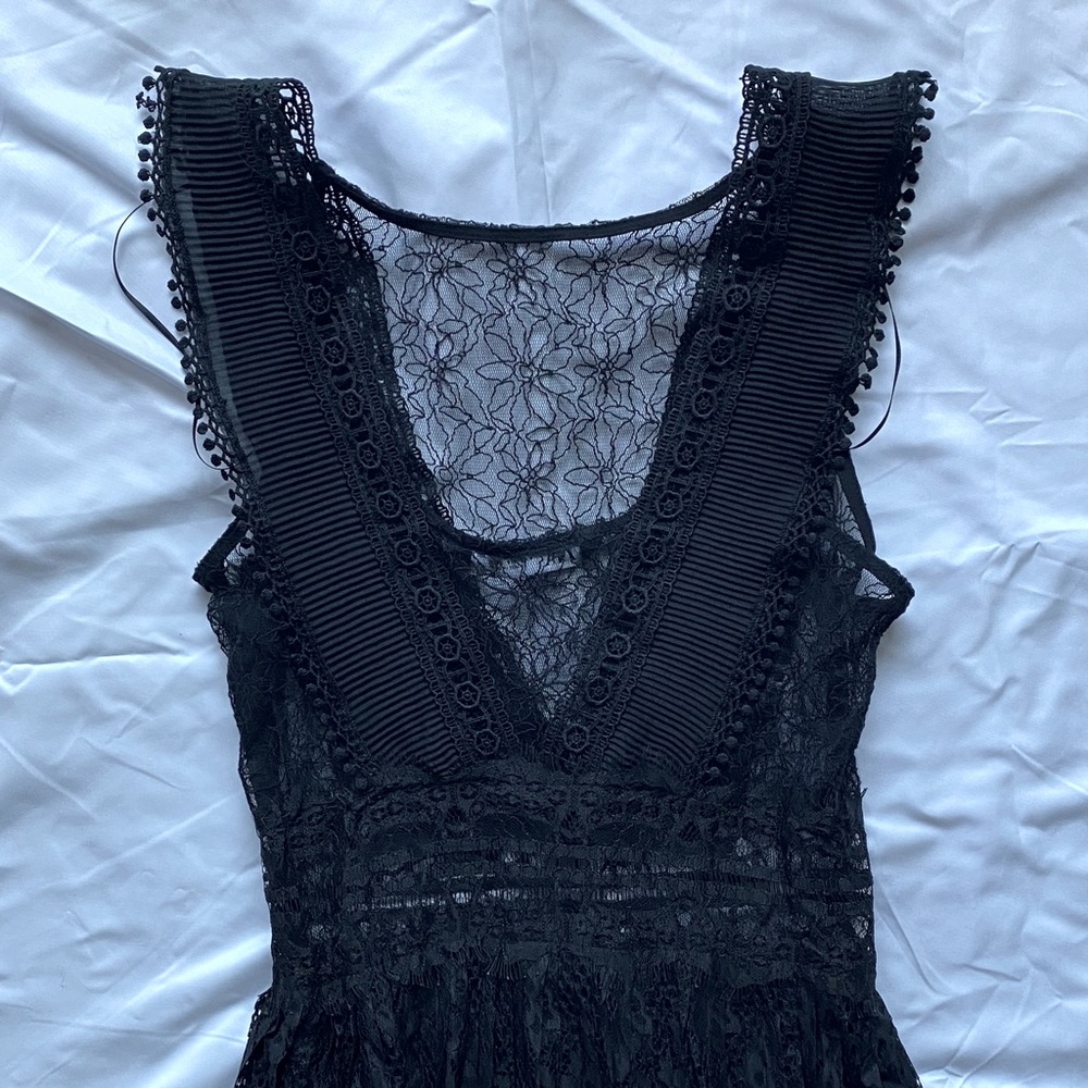 Zara Black Lace V-Neck Embroidered Lace Dress with Slit Opening